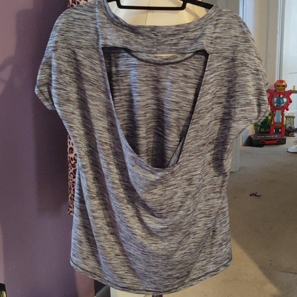 Version Workout Tee - Picture 2 of 4